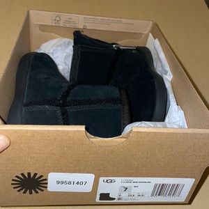 Toddlers Ugg classic 7c